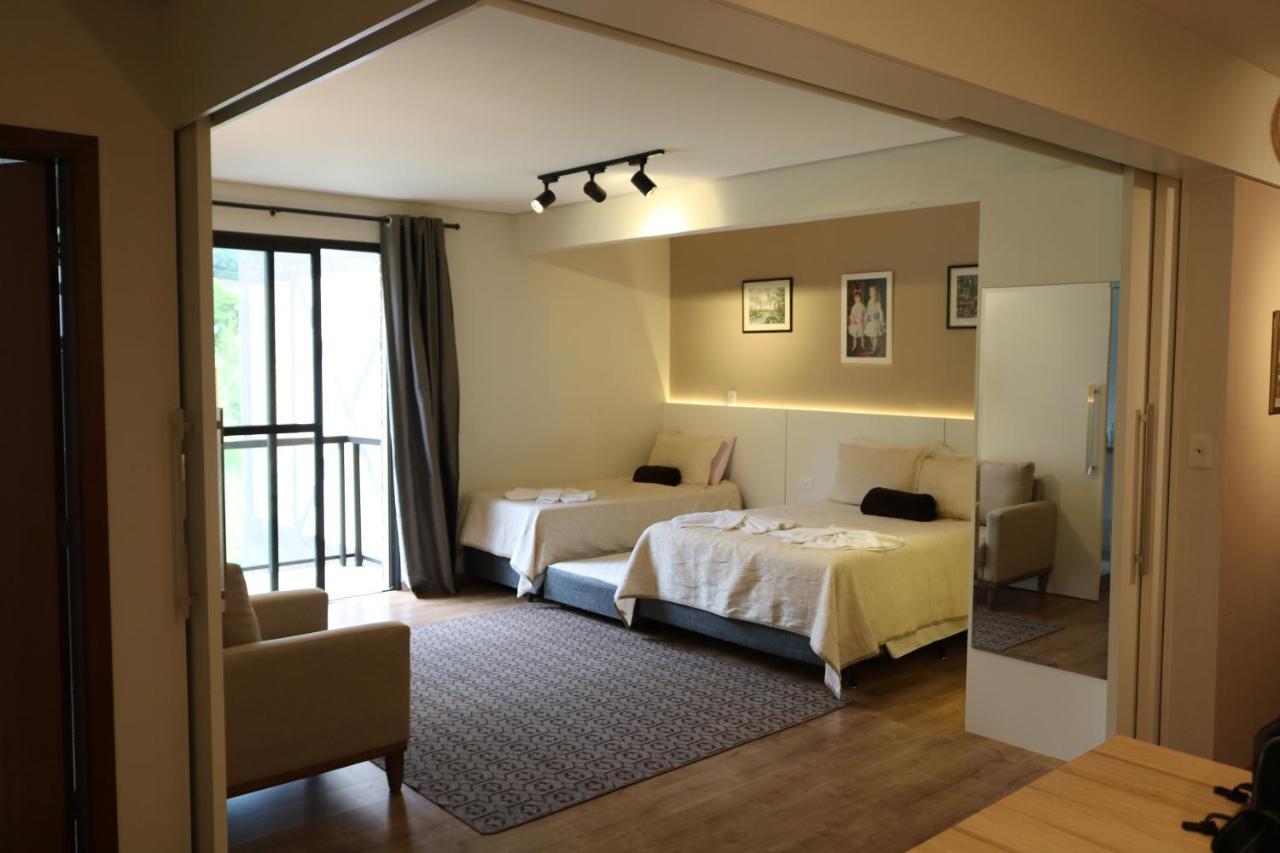 Loft A 900m Do Capivari. Apartamento *